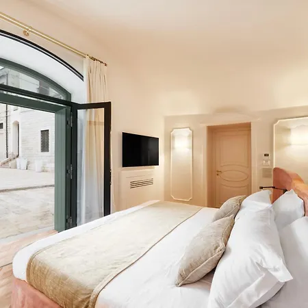 לינה וארוחת בוקר Palazzo Dogali Collection 4*