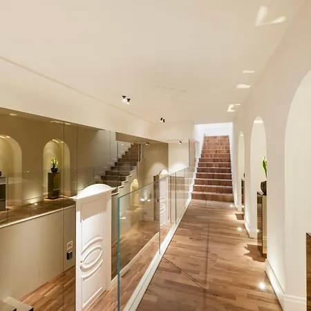 Bed & Breakfast Palazzo Dogali Collection Trani